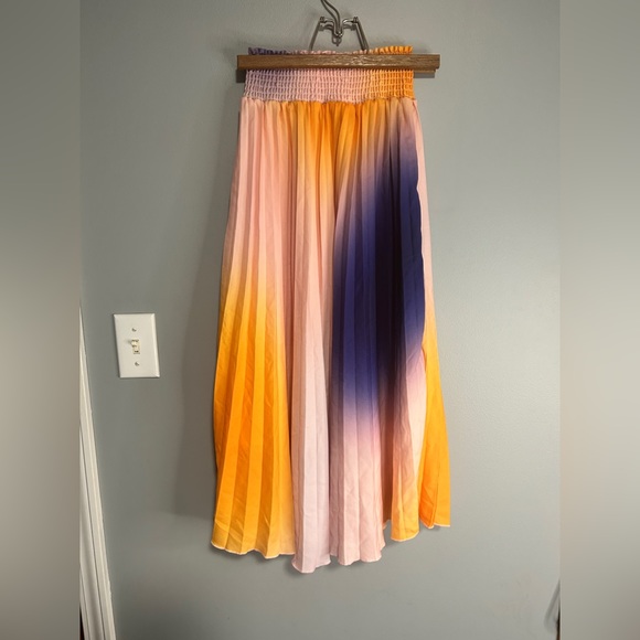 WD.NY High Waisted Colorful Pleated Skirt - Picture 2 of 4
